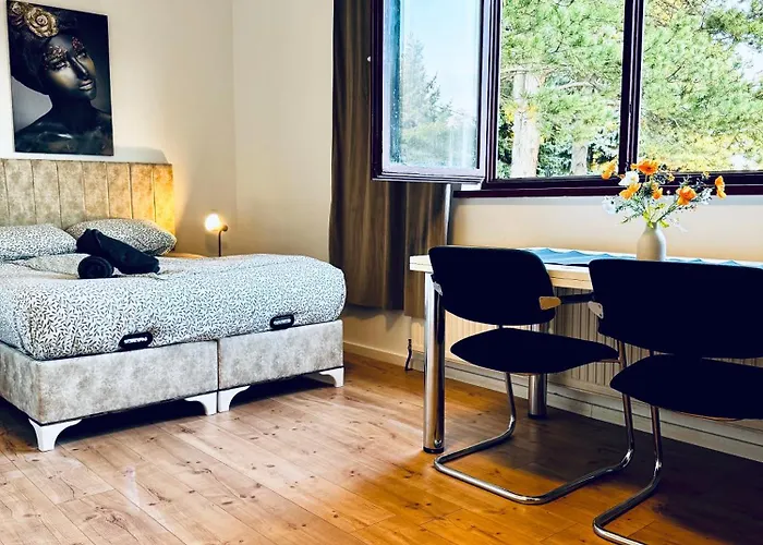 Хостел Budget Friendly Private With Garden