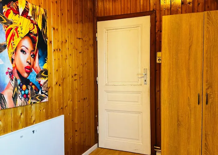 Хостел Budget Friendly Private With Garden *