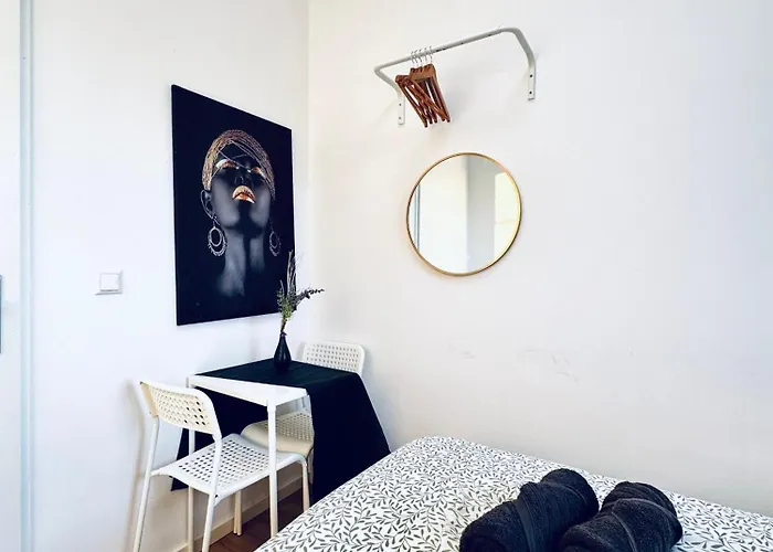Хостел Budget Friendly Private With Garden Відень