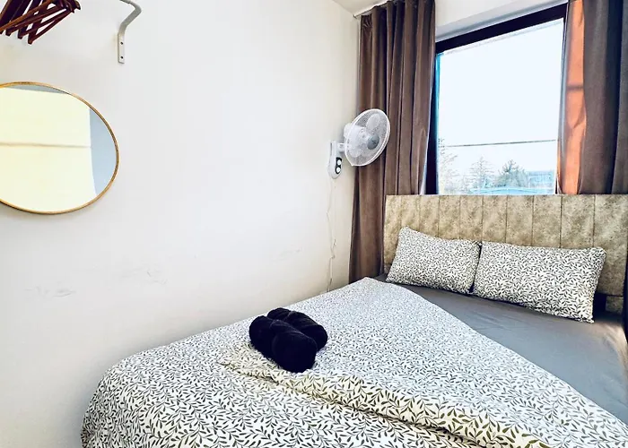 Хостел Budget Friendly Private With Garden *