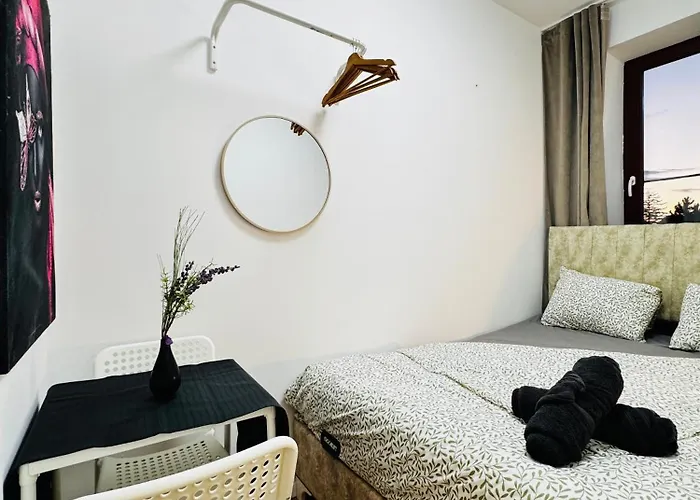 Хостел Budget Friendly Private With Garden
